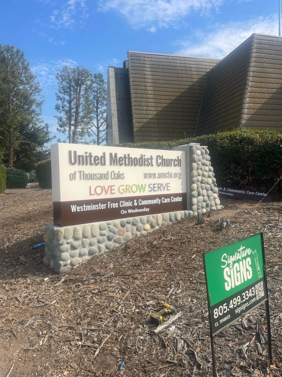 Monument Sign Installation for United Methodist Church image